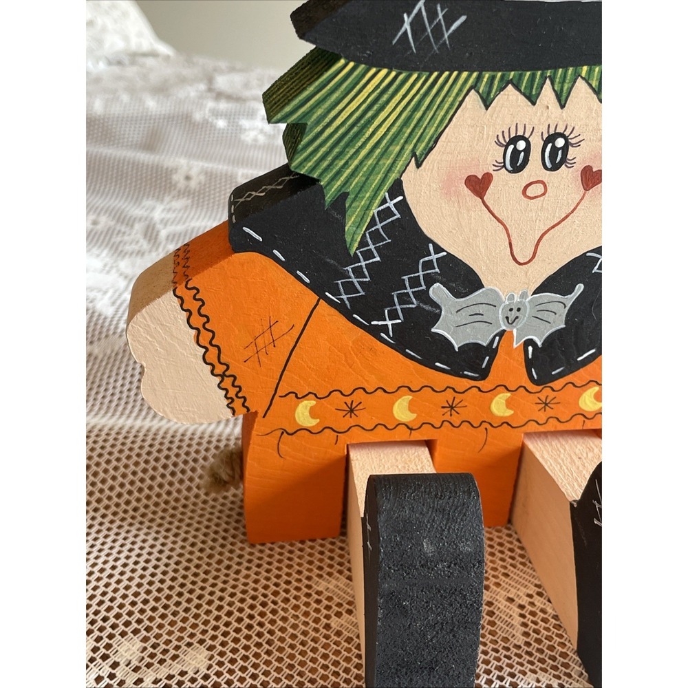 Vintage Handcrafted Halloween Wood Shelf Sitter Witch Cute Green Hair Bat 90's - Picture 6 of 16